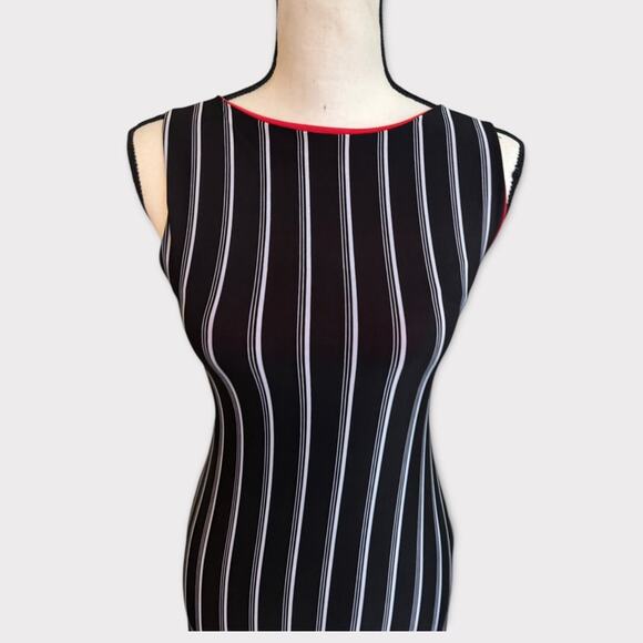 Reversible Tango Dress - Black/RedClassic Elegance with a Bold Twist Size Medium - Picture 8 of 14